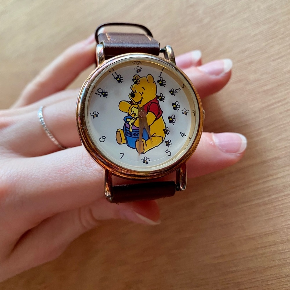 🐝🍯VINTAGE WINNIE THE POOH WATCH🍯🐝